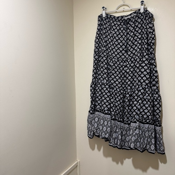 Women’s White Stag Boho Vintage Hippie Black and White Patterned Maxi Skirt 8/10 - Picture 2 of 16